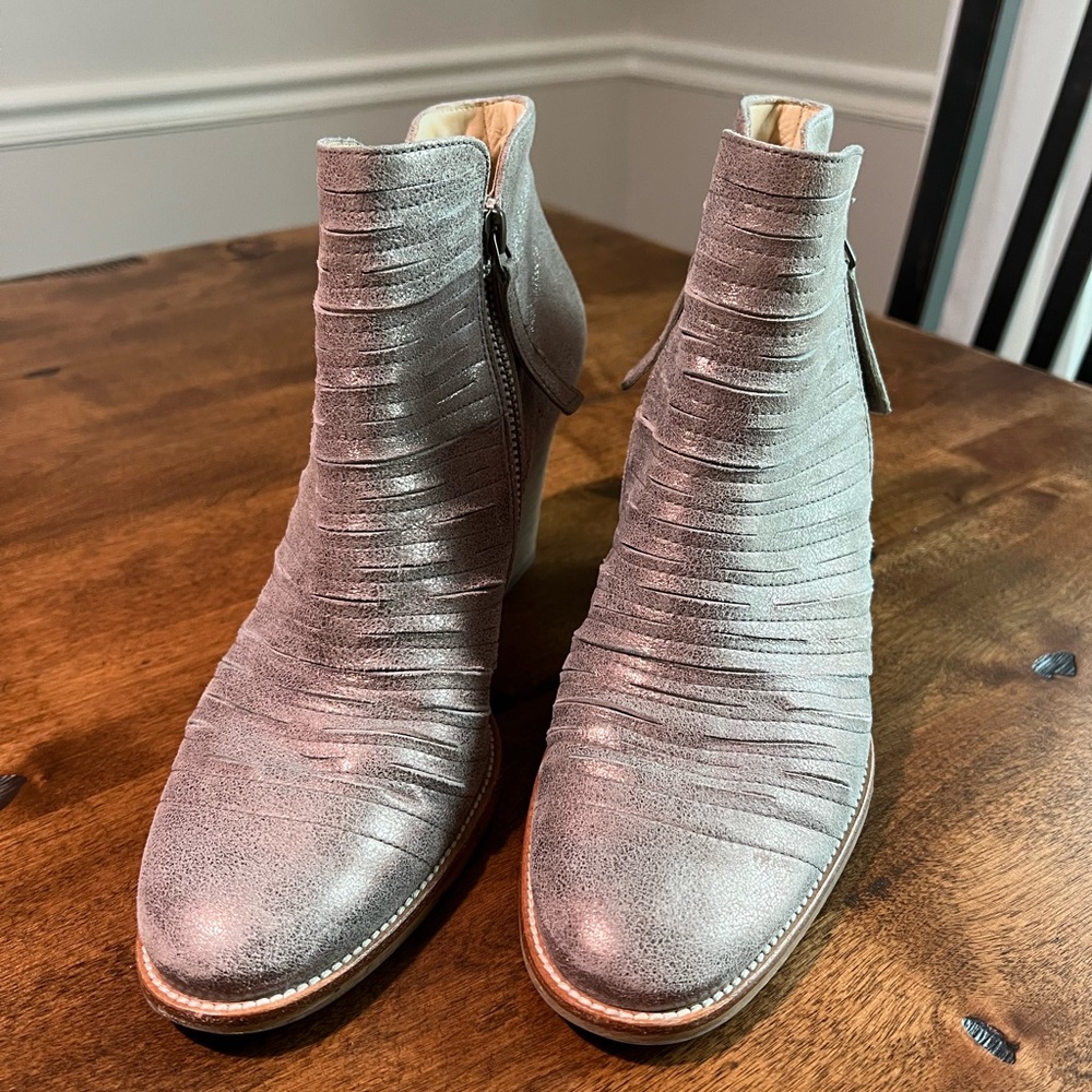 Paul Green Malibu Sliced Zip Booties, Smoke Metallic Nubuck Size 8.5 US/6 UK